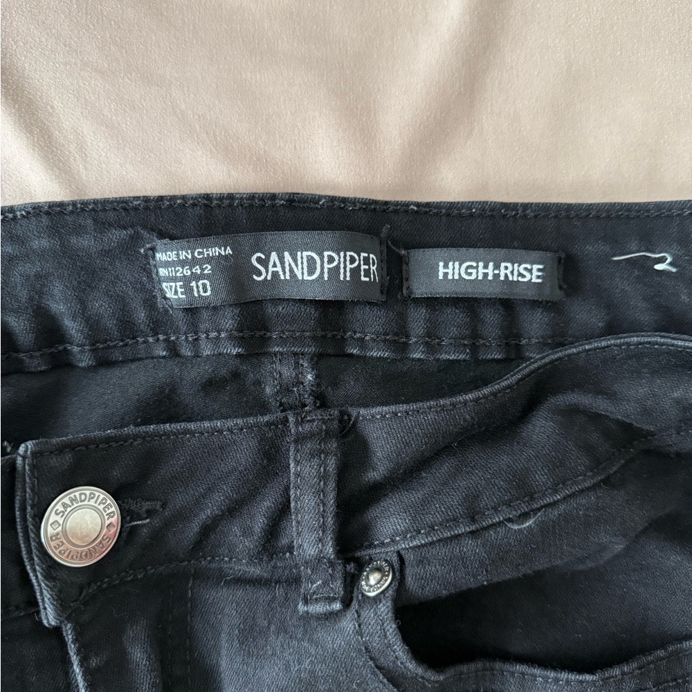 Black Floral Embroidered Women’s Jeans - Picture 6 of 6